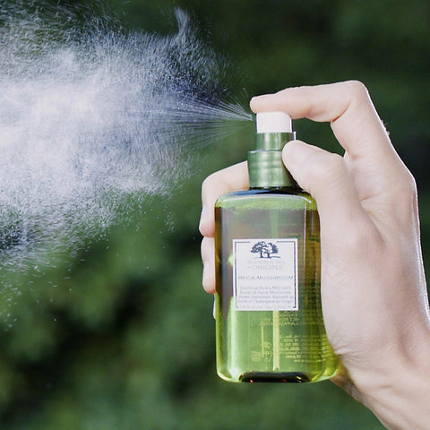 Misting spray bottle